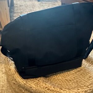 Lo and sons Catalina bag